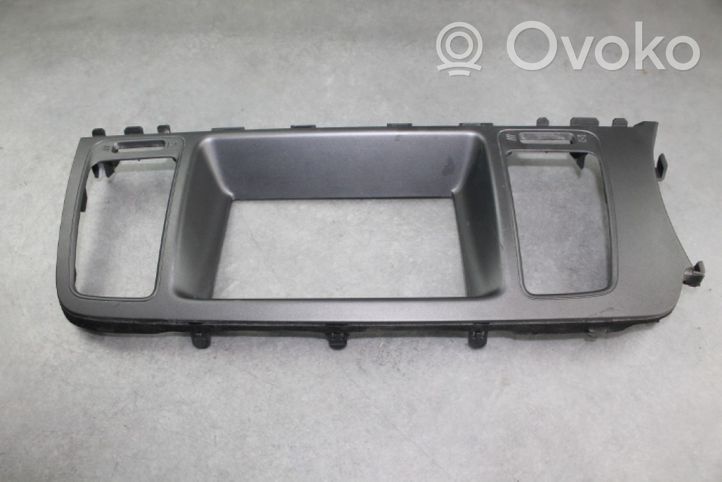 Nissan Murano Z51 Kita panelės detalė E8234112200