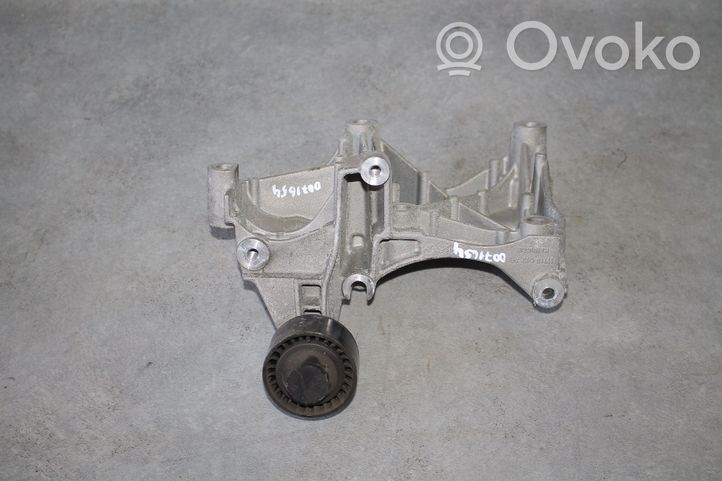 Nissan Qashqai Mocowanie alternatora 117105124R