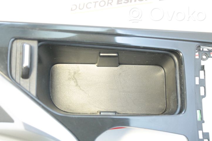 Hyundai i40 Kita centrinė konsolės (tunelio) detalė 846033Z410