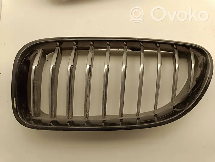 BMW 6 F06 Gran coupe Grille calandre supérieure de pare-chocs avant 7212849