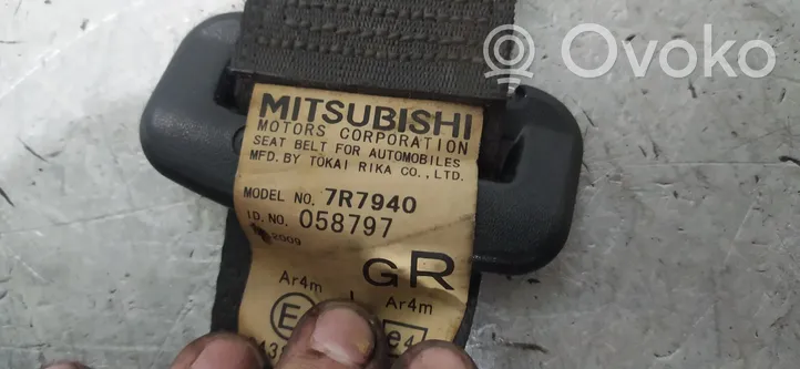 Mitsubishi Lancer VIII Pas bezpieczeństwa fotela tylnego 7R7940