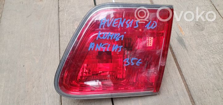 Toyota Avensis T270 Światło przeciwmgielne tylne 