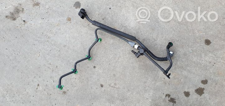 Volvo V40 Cross country Fuel injector supply line/pipe 