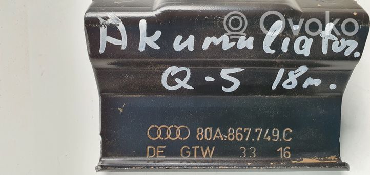 Audi Q5 SQ5 Kita variklio skyriaus detalė 