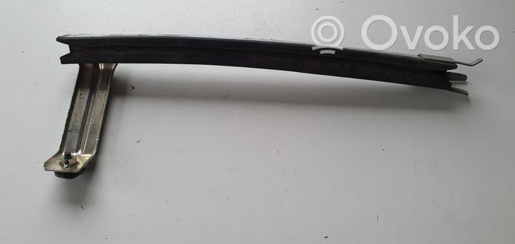 Nissan X-Trail T32 Front door windshield rail 