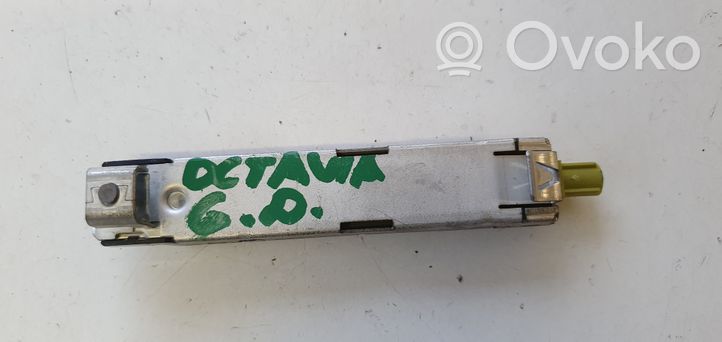 Skoda Octavia Mk3 (5E) Antena radiowa 