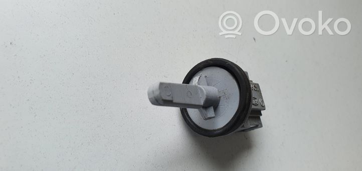 Volkswagen PASSAT B7 Outside/exterior temperature sensor 