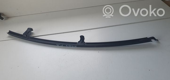 Toyota Yaris Rail de pare-brise de porte avant 