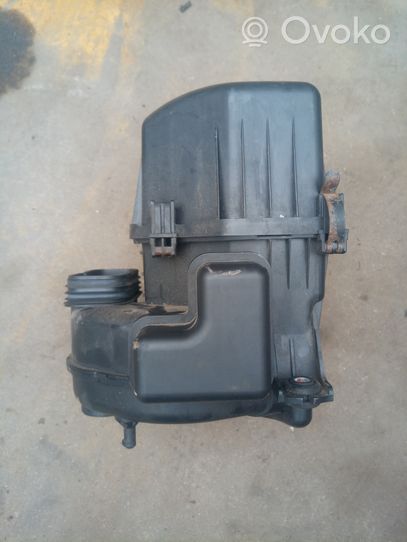 Hyundai ix35 Air filter box 