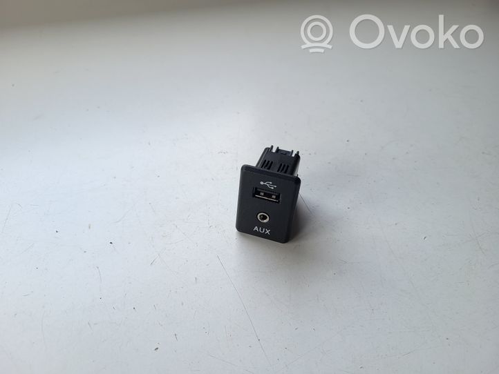 Nissan Qashqai Connecteur/prise USB 