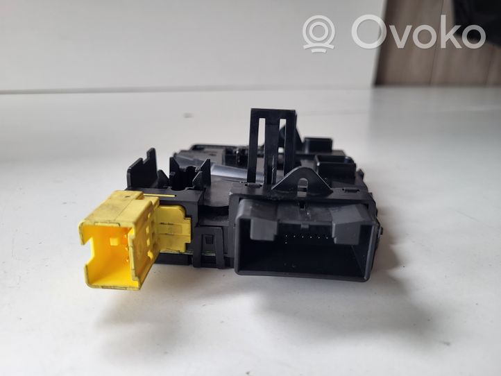 Volkswagen Tiguan Steering rack control module 