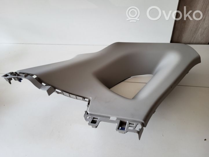 Renault Captur Tailgate/trunk upper cover trim 