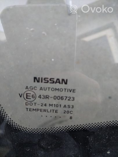 Nissan Qashqai+2 Fenêtre latérale avant / vitre triangulaire 