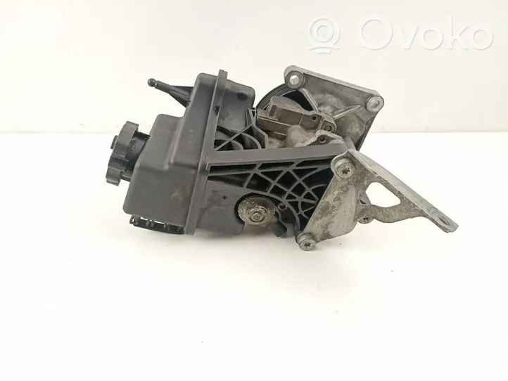 Mercedes-Benz CLK AMG A208 C208 Pompe de direction assistée A0064662601