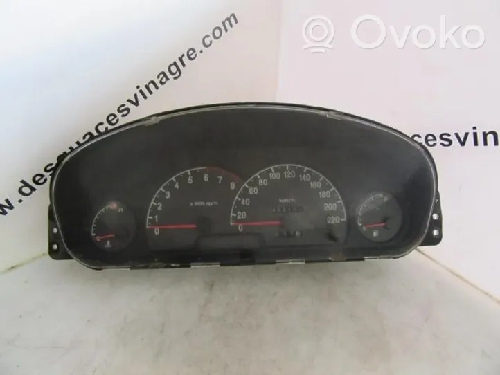 Hyundai Trajet Compteur de vitesse tableau de bord 940033A410