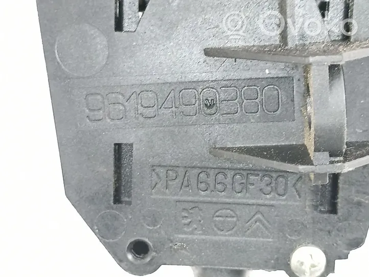 Ligier Nova Stikla tīrītāja vadības pogas kātiņš 9619490380