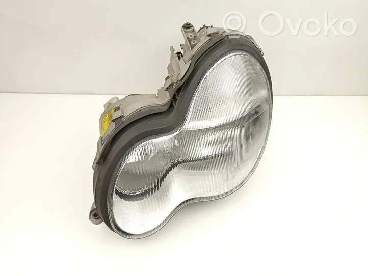 Mercedes-Benz CLK AMG A208 C208 Lampa przednia A2038202359