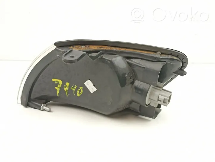 Toyota Carina T190 Indicatore di direzione anteriore 8151005010