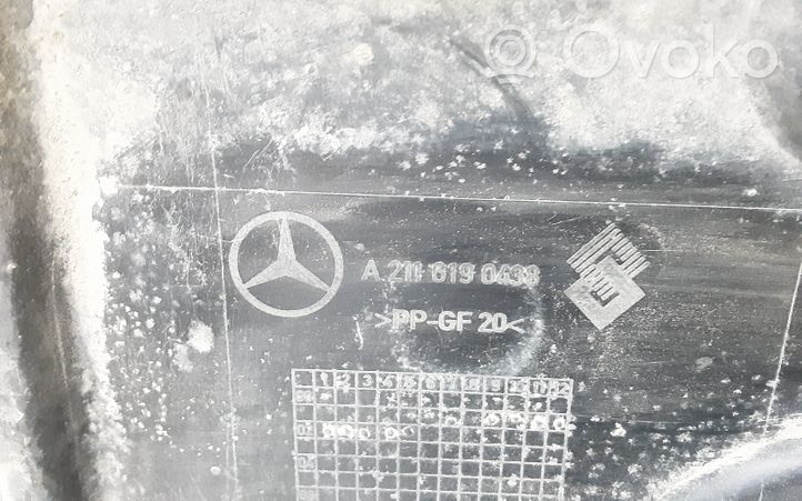 Mercedes-Benz E W211 Copertura sottoscocca centrale 2116190438