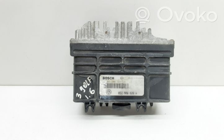 Volkswagen Golf III Moottorin ohjainlaite/moduuli 032906026A