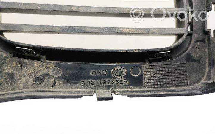 BMW 5 E34 Front bumper upper radiator grill 1973825