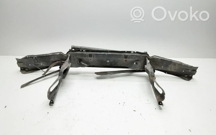 BMW 7 E32 Pannello di supporto del radiatore 