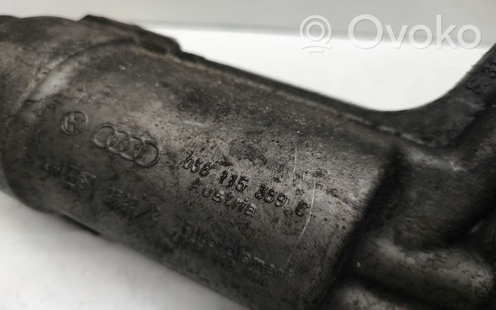 Audi A6 S6 C5 4B Supporto di montaggio del filtro dell’olio 038115389C