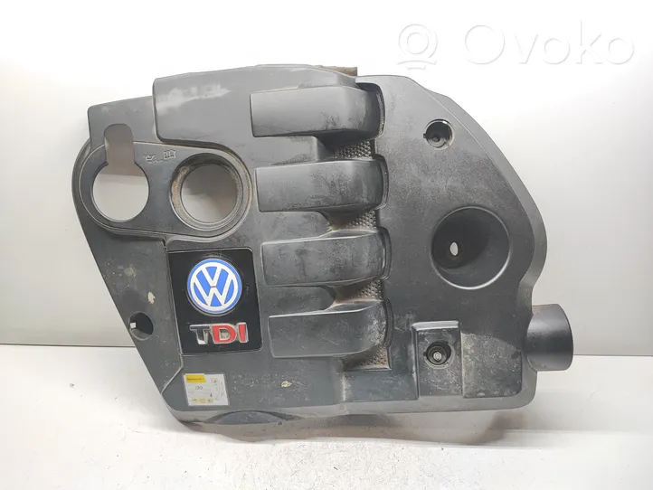 Volkswagen PASSAT B5.5 Couvercle cache moteur 038103925