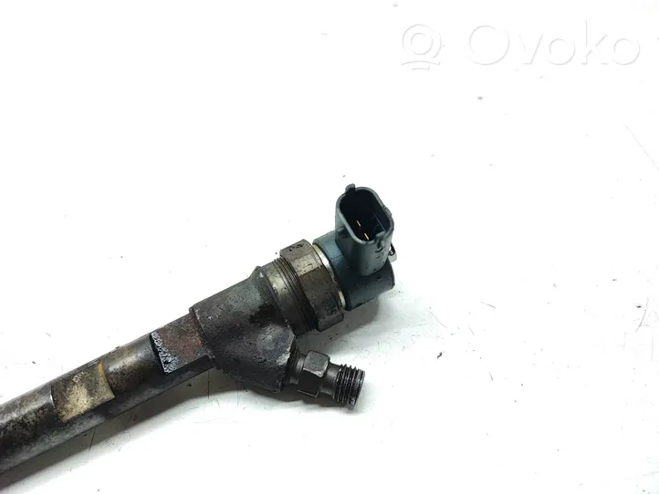 Chrysler Voyager Injecteur de carburant 0445110059