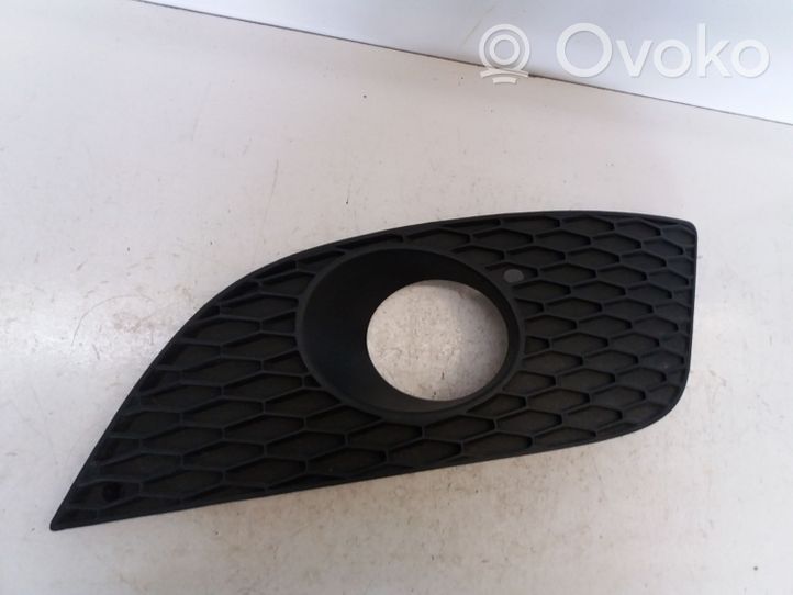 Seat Leon (1P) Moldura/rejilla de la luz antiniebla delantera 1P0853665G