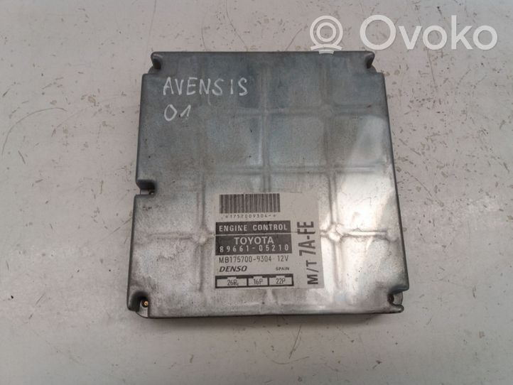 Toyota Avensis T220 Variklio valdymo blokas 8966105210