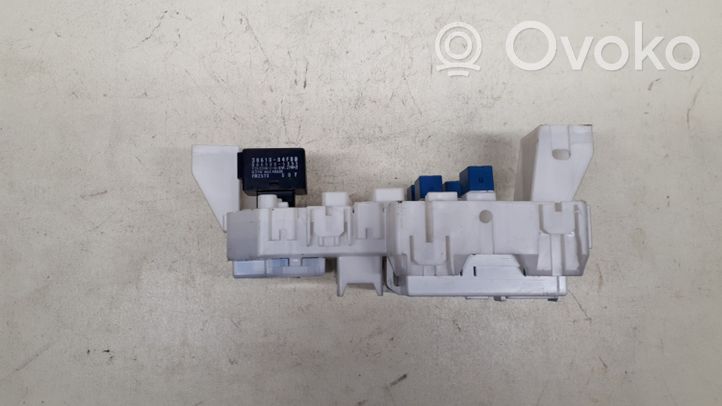 Opel Agila B Fuse module 3677085L00