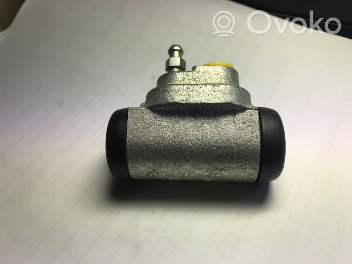 Renault 19 Tylny cylinder hamulcowy 4584