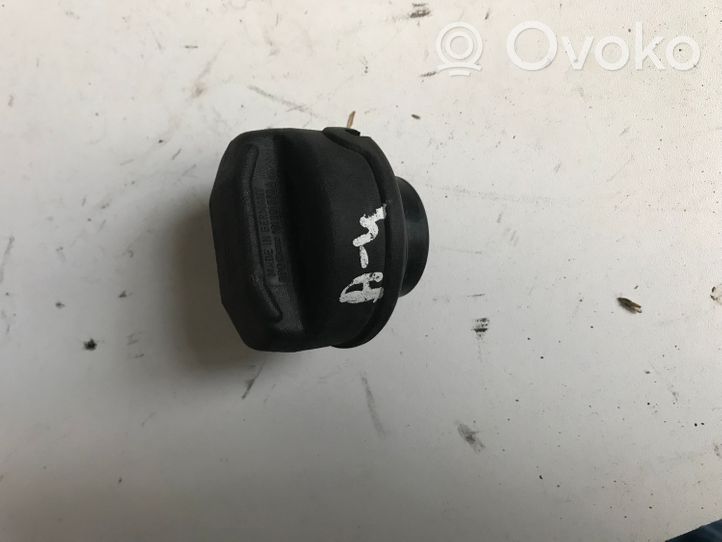 Audi A4 S4 B5 8D Tappo del serbatoio del carburante 191201553A