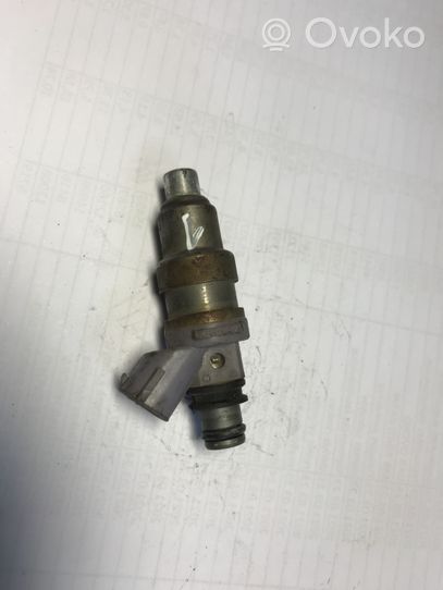 Toyota Corolla E90 Injecteur de carburant 2325011040