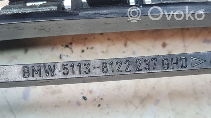 BMW 3 E36 Grille calandre supérieure de pare-chocs avant 51138122237