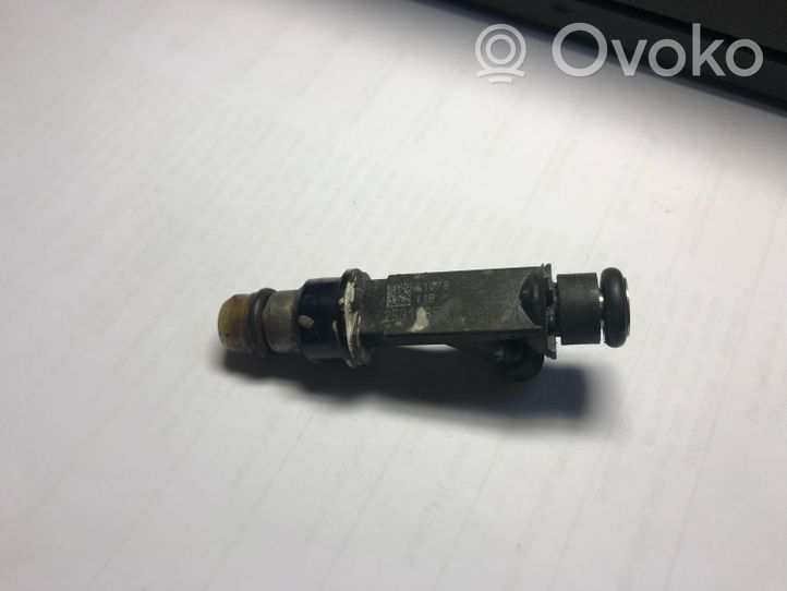 Chevrolet Tacuma Injecteur de carburant 25315853