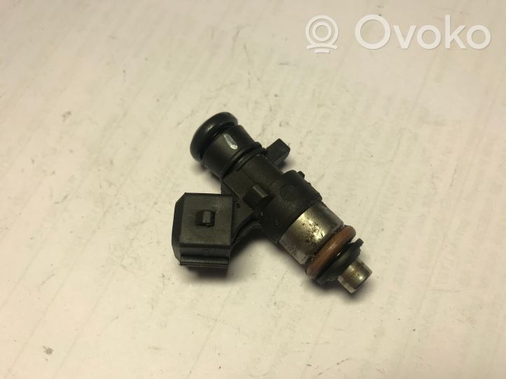 Renault Clio III Inyector de combustible 8200292590