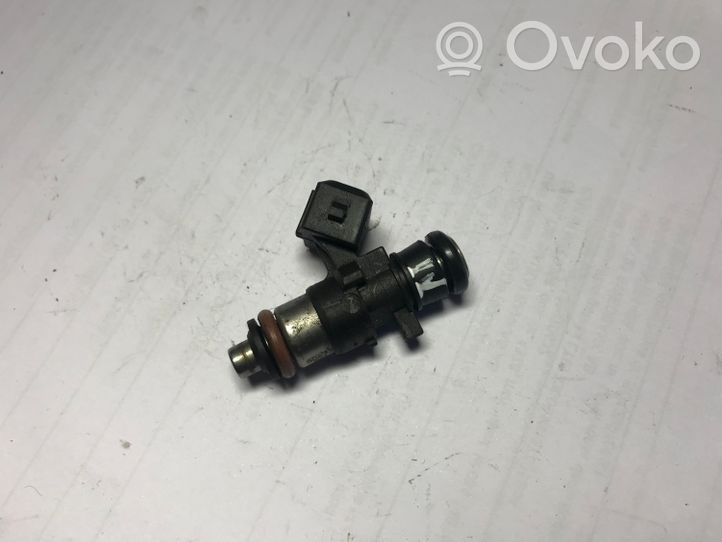 Renault Clio III Inyector de combustible 8200292590