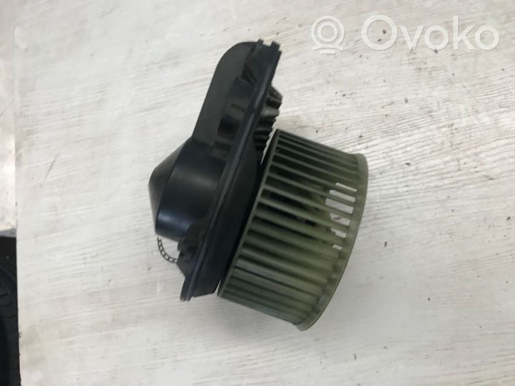 Audi A4 S4 B5 8D Ventola riscaldamento/ventilatore abitacolo 8D1820021