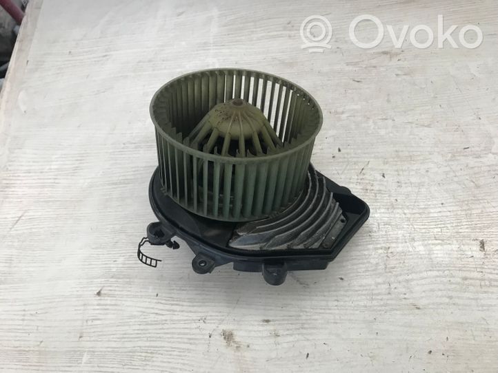 Audi A4 S4 B5 8D Ventola riscaldamento/ventilatore abitacolo 8D1820021