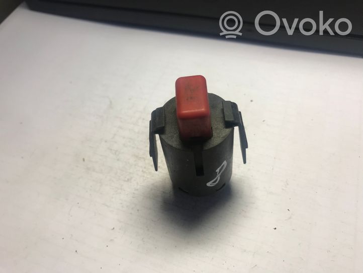 Opel Kadett D Hazard light switch 90069102