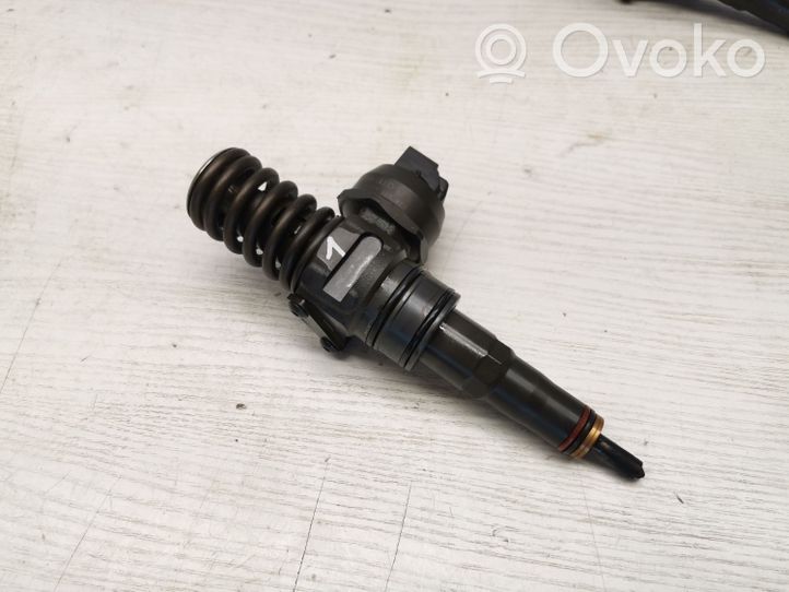 Skoda Fabia Mk2 (5J) Injecteur de carburant 038130073BP