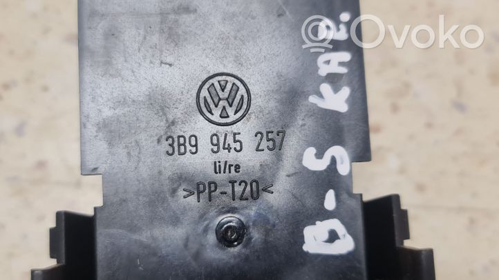Volkswagen PASSAT B5 Repuesto de lámpara trasera 3B9945257