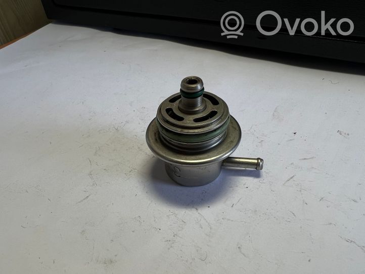 BMW 3 E36 Régulateur de pression de carburant 0280160504