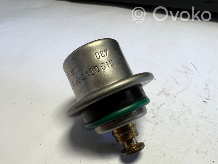 Opel Astra G Régulateur de pression de carburant 0280160615