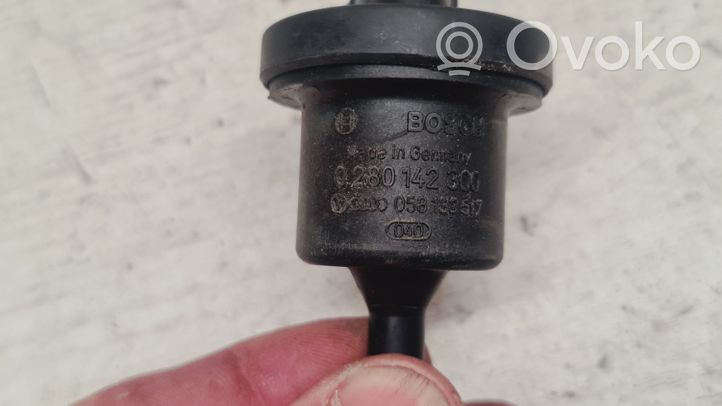 Audi 80 90 S2 B4 Vacuum valve 058133517