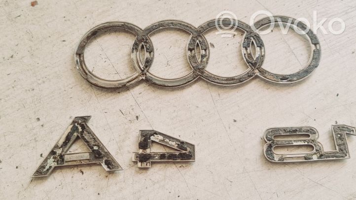 Audi A4 S4 B5 8D Logo/stemma case automobilistiche 4D0853741