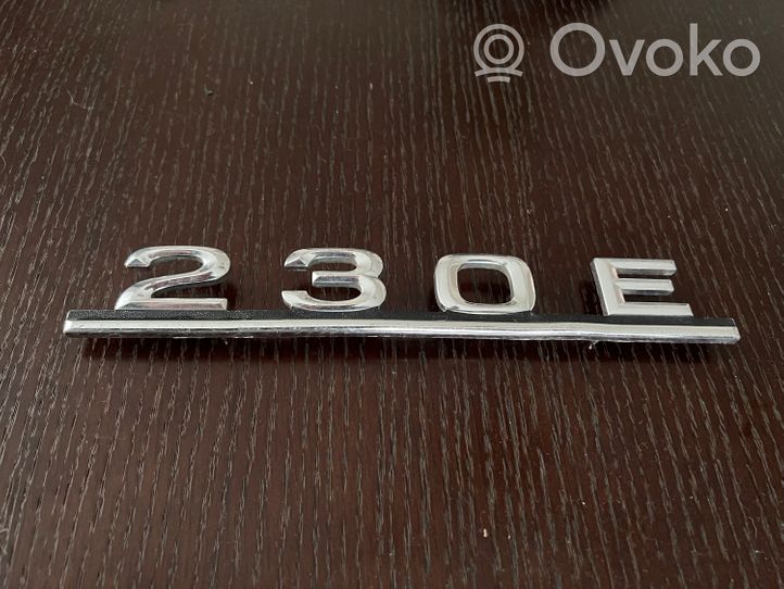 Mercedes-Benz E W123 Emblemat / Znaczek tylny / Litery modelu 1238172015