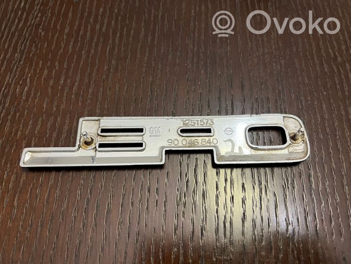 Opel Rekord E2 Manufacturers badge/model letters 90046840